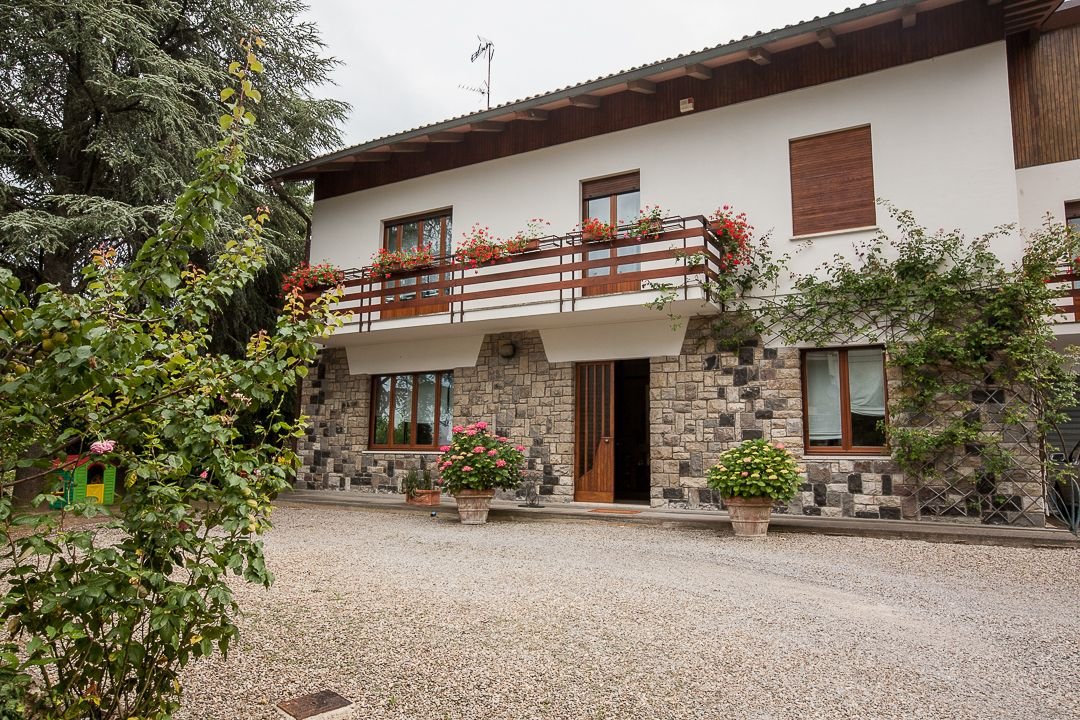 Se vende villa in zona tranquila Chianciano Terme Toscana foto 1